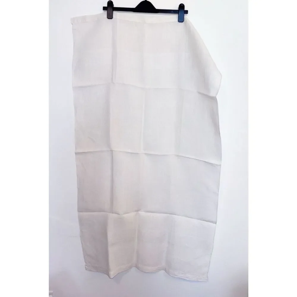 Small Vintage Ivory Linen Tablecloth 28x47